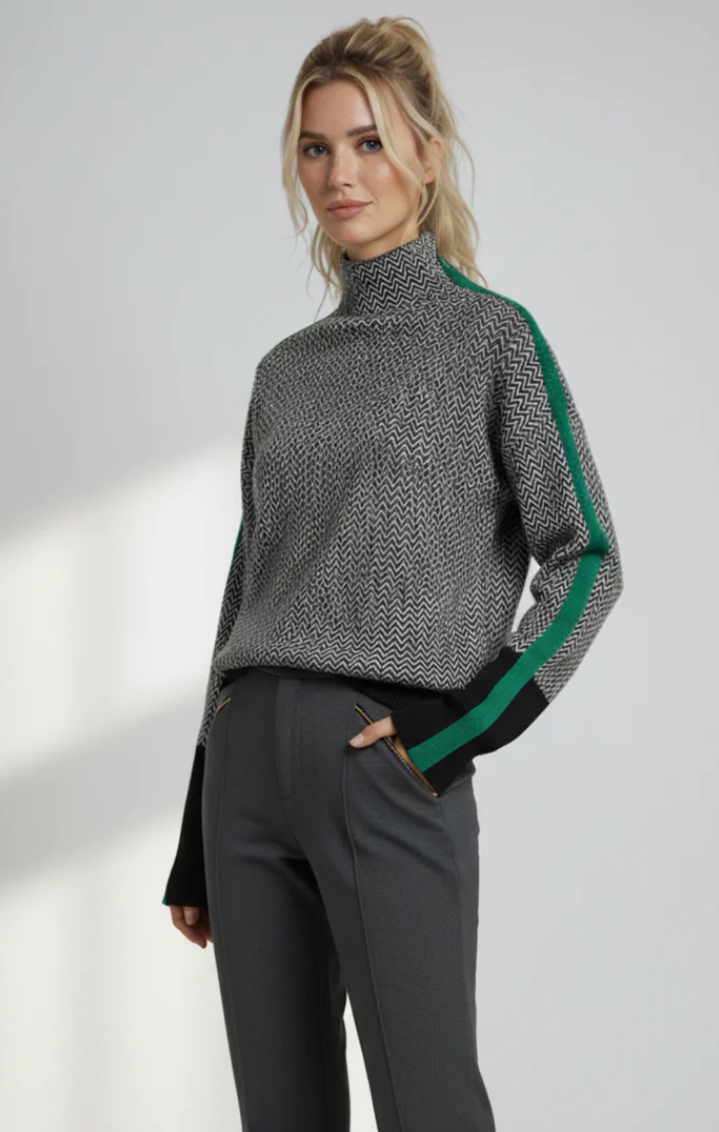 Susana| Jersey de cuello alto con rayas en contraste