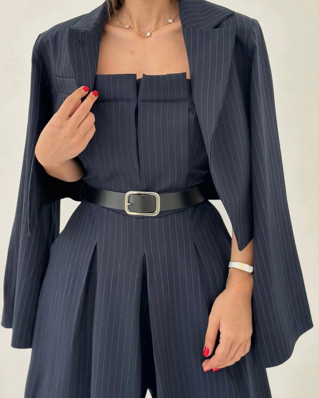 Alba Montiel™ | Conjunto femenino de top bustier y americana – Elegancia y estilo actual